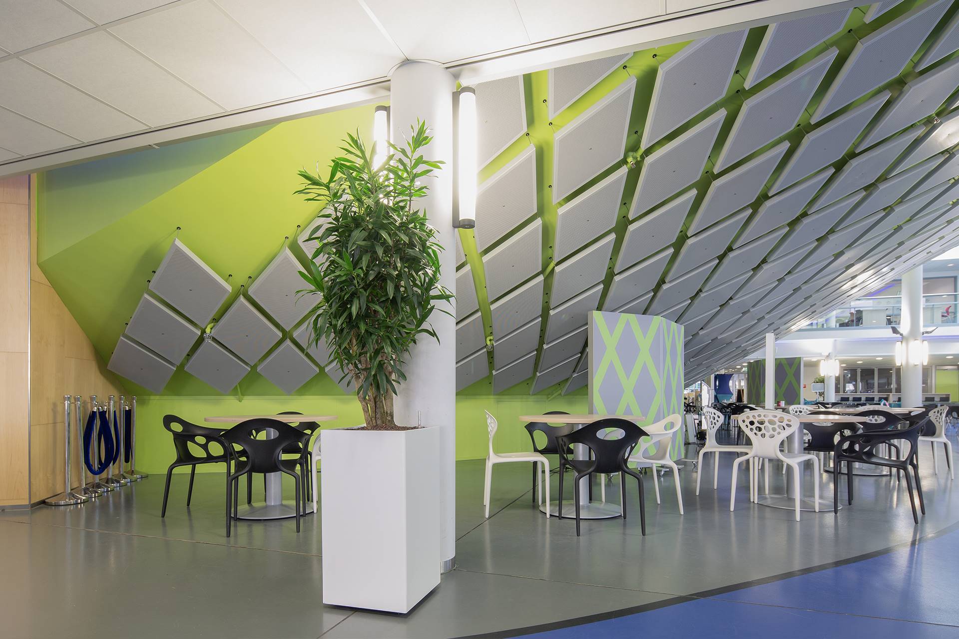 Hogeschool (HAN), Arnhem en Nijmegen - Ook bij deze school is op verschillende locaties groen aangebracht om de creativiteit van studenten te stimuleren